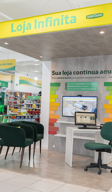 Interior da loja de de materiais de construção Quero Quero